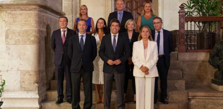 Imagen del nuevo ejecutivo valenciano ayer tras jurar los cargos