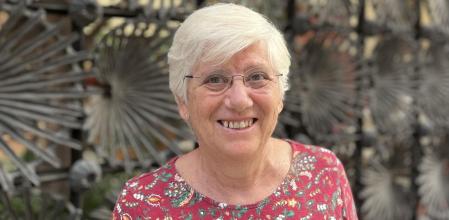 Clara Ponsatí ante la Casa Vicenç de Barcelona este lunes