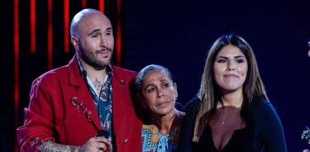 Kiko Rivera e Isa Pantoja visitan a su madre en el plató de 'Supervivientes'