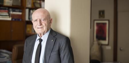 En la celebración de las bodas de oro de su imperio.