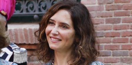 Isabel Díaz Ayuso con el vestido de Women'secret