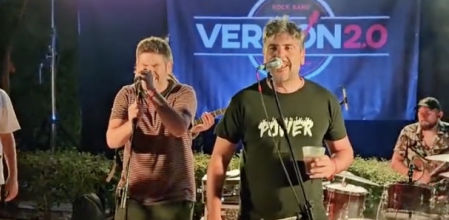 Estopa sorprende a su pueblo extremeño Zarza-Capilla con un concierto inesperado en las fiestas populares