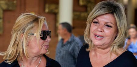 Carmen Borrego y Terelu Campos en el tanatorio La Paz