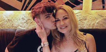 La vedette, con su hijo Gabriel.