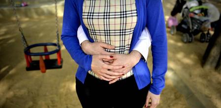 Foto Alex Garcia Anna y Marc se someten a pruebas preconceptuales para descartar que el ovulo que recibiran aumenta el riesgo de enfermedad congenita para el bebe 2014/04/11