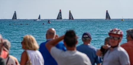 Los entrenamientos oficiales fueron seguidos por numeroso público desde la playa