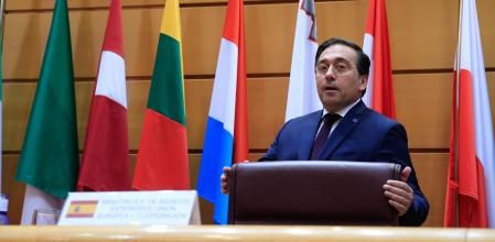 Albares defenderá ante el Consejo de Asuntos Generales la oficialidad del catalán, el gallego y el euskera.