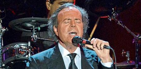 FOTO:MANE ESPINOSA. CONCIERTO DE JULIO IGLESIAS EN EL FESTIVAL DE 