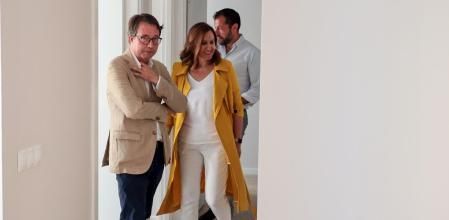 La alcaldesa de València, María José Catalá, durante una visita este lunes.