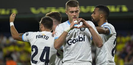 Artem Dovbyk celebra el primer gol del Girona, este miércoles en Villarreal