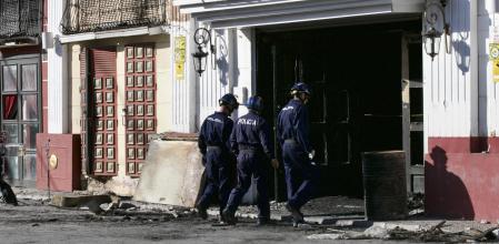 Agentes de la Policía Judicial acceden a la discoteca Fonda Milagros