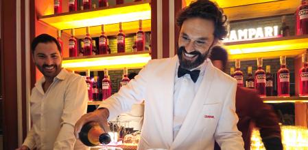 Actor y modelo Iván Sánchez durante la inauguración del Galileo Cocktail Bar