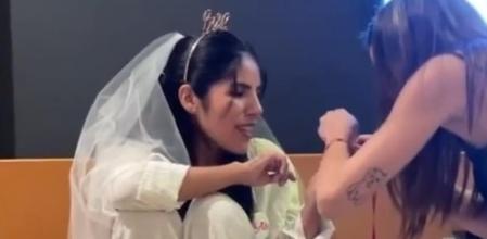 Isa está nerviosa y muy feliz ante la celebración de su inminente boda con Asraf Beno.