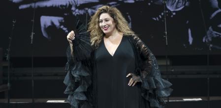 'Estrella Morente en 'OCO, The Show', donde un total de 23 músicos y artistas de primer nivel se suben a un escenario donde se toca, se baila y se canta flamenco-rock
