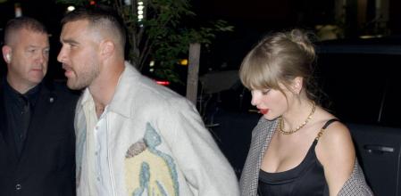 Singer Taylor Swift and Travis Kelce in Congers