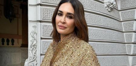 Vicky Martín Berrocal con la chaqueta dorada de Zara