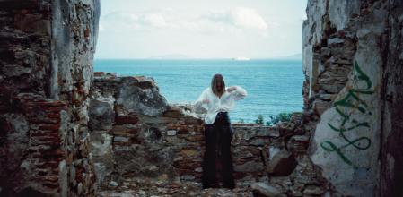Danza de sol y lluvia en Punta Carnero.