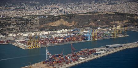 Zona de carga y descarga del Port de Barcelona