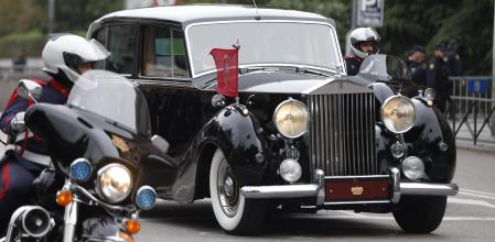 La princesa Leonor llegó al Congreso de los Diputados en un Rolls-Royce Phantom IV junto a la infanta Sofía