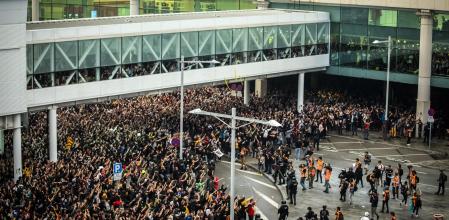 La primera acción de Tsunami Democràtic fue ocupar el aeropuerto de El Prat tras la sentencia del ‘procés’