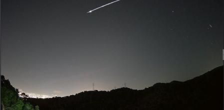 Bólido captado en Sant Fost de Campsentelles. Imágenes de Lina Aguasca