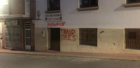 Pintadas contra una sede del PSPV
