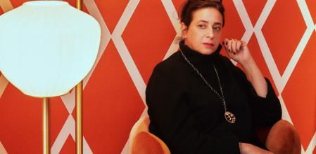 La diseñadora y arquitecta India Madhavi ha hecho del atrevido uso del color su seña de identidad