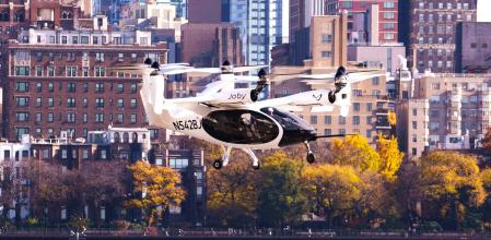 Los habitantes de la ciudad de Nueva York no tendrán que pasar una hora en la carretera para llegar hasta el aeropuerto gracias a este nuevo taxi aéreo.