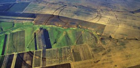 Vista aérea de las murallas de la Edad del Bronce de Cornesti-Iacuri