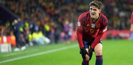 Gavi reacciona a su lesión sufrida ayer durante el partido contra Georgia