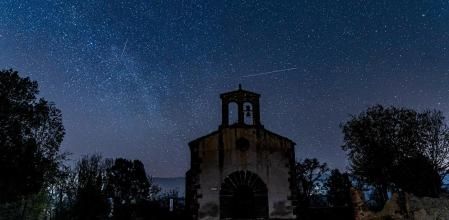 Leónidas en la ermita de Santa Maria de Vilanova o de les Escales.