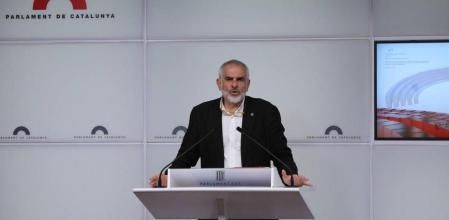 El presidente de Ciudadanos en Catalunya, Carlos Carrizosa, en la rueda de prensa de este martes en el Parlament