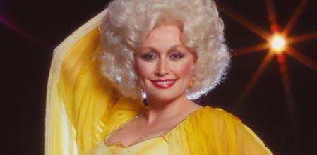 LOS ANGELES - 1978: Country singer Dolly Parton poses for a portrait session in 1978 in Los Angeles, California. (Photo by Harry Langdon/Getty Images)
