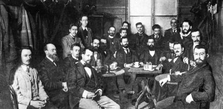 Theodor Herzl y un grupo de los primeros sionistas, fotografiados en Viena en 1896