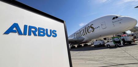 Un Airbus A380-800 de dos pisos fabricado para la aerolínea Emirates