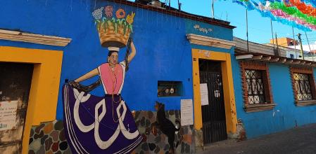 Arte mural en la calle Aldama de Jalatlaco