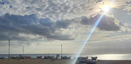 El gran rayo de sol de la playa de Calella de la Costa.