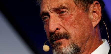 John McAfee, el fundador del antivirus que lleva su nombre, da una conferencia en noviembre del 2018