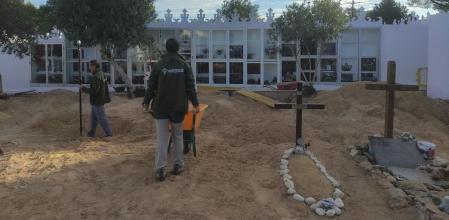La fosa se ha descubierto en el cementerio de Formentera.