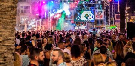 Una imagen de la fiesta de Nochevieja en Benidorm en 2022.