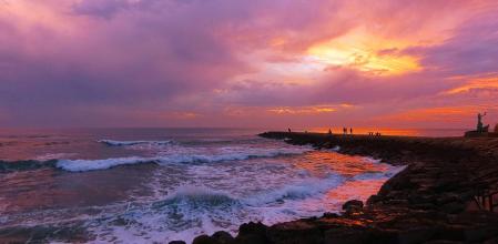 Candilazo al atardecer en Rota.