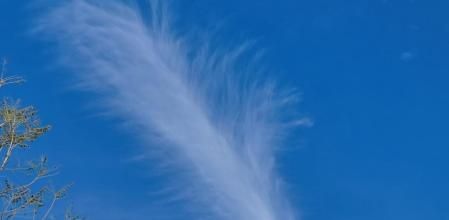 La nube con forma de pluma, en Antigua.