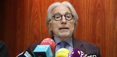 El president de Foment del Treball, Josep Sánchez-Llibre, durant la roda de premsa d'aquest dilluns a la seu de la CEPTA a Tarragona