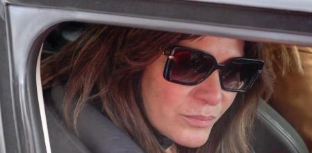 Fabiola Martínez asistiendo al entierro de Francisco Arévalo