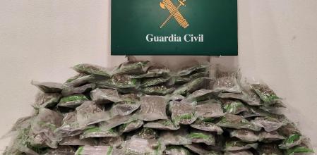 La droga iba repartida en bolsas de plástico cerradas al vacío.