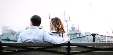 En las relaciones asimétricas un a de las dos personas se encuentra en una posición vulnerable.