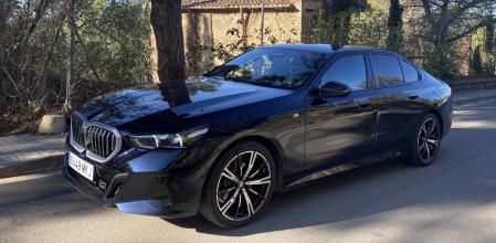 Evolución en el diseño, pero mantiene una línea reconocible con una parrilla delantera discreta&nbsp;