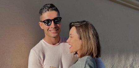 Adara ha oficializado su relación con Álex Ghita en redes sociales.