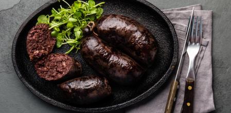 La receta de morcilla con sangre humana de Raúl Escuín, carnicero de Teruel, fue publicada en medios nacionales e internacionales