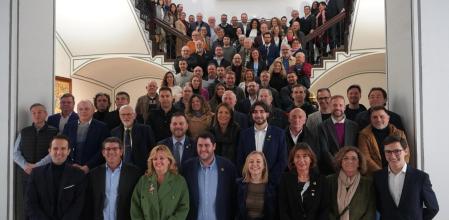 El encuentro de concejales y alcaldes independientes auspiciado por Jorge Rodríguez, el segundo por la izquierda.